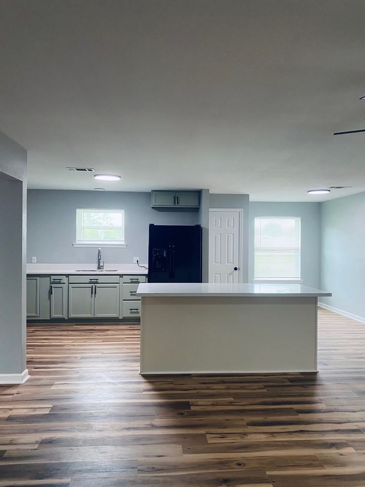 42324 Rebekah St #NA - Photo 2 of 39