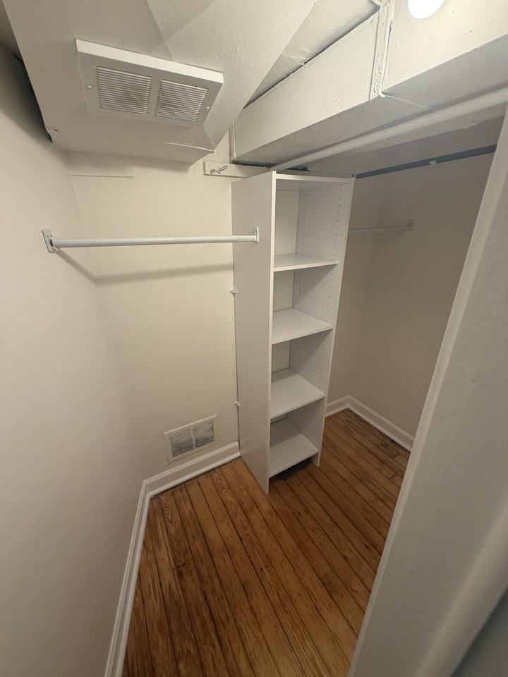 2516 Schrage Ave #1 - Photo 3 of 9