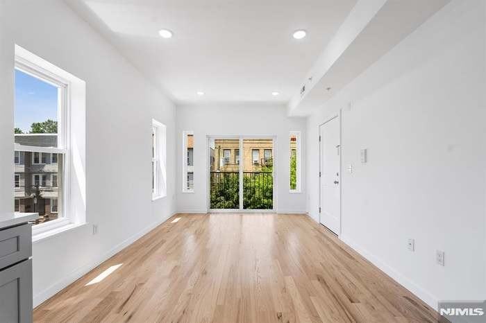 840 S 19th St #1 - Photo 2 of 10