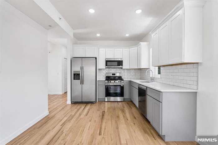 840 S 19th St #1 - Photo 6 of 10
