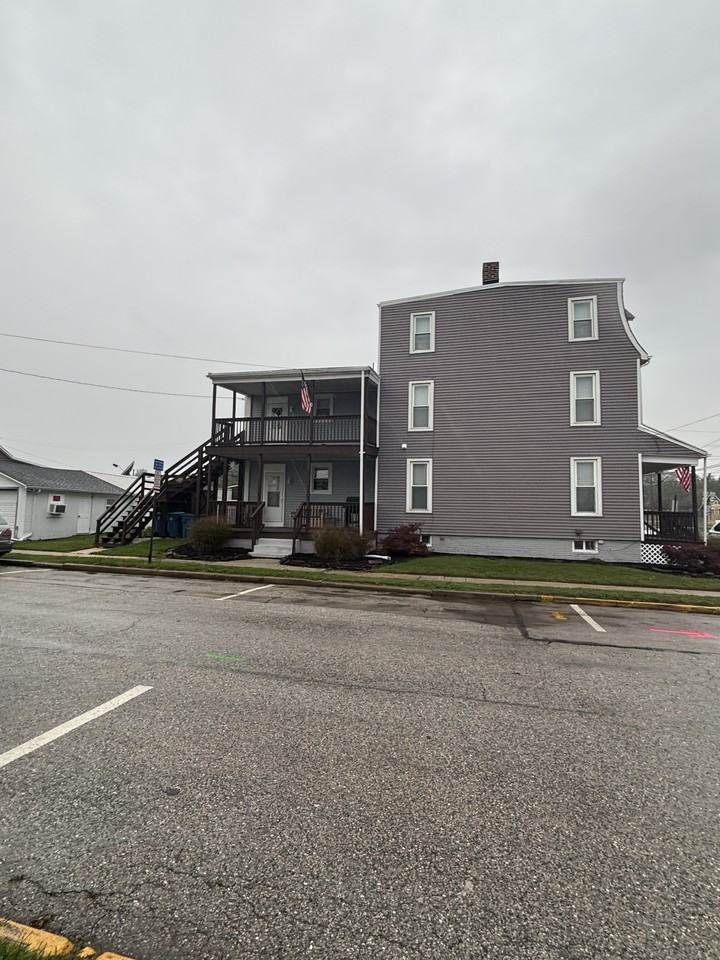 500 N Highland Ave - Photo 2 of 17