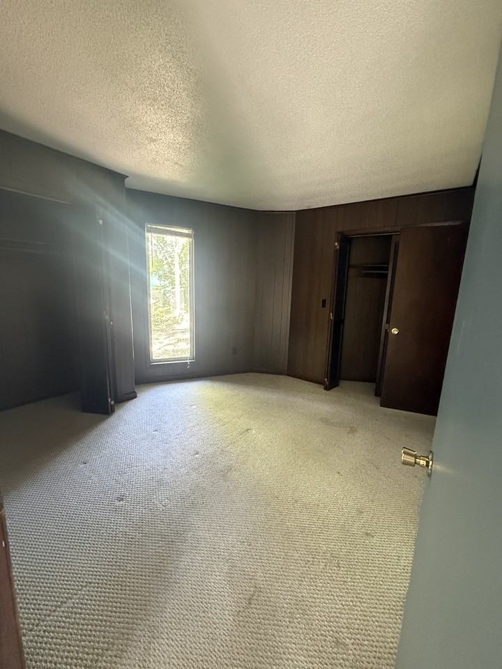 559 Kiser Blvd #3 - Photo 2 of 8