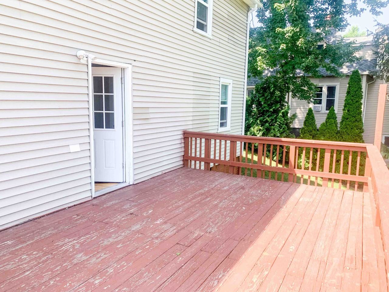 321 Bridge St #1 - Photo 5 of 17
