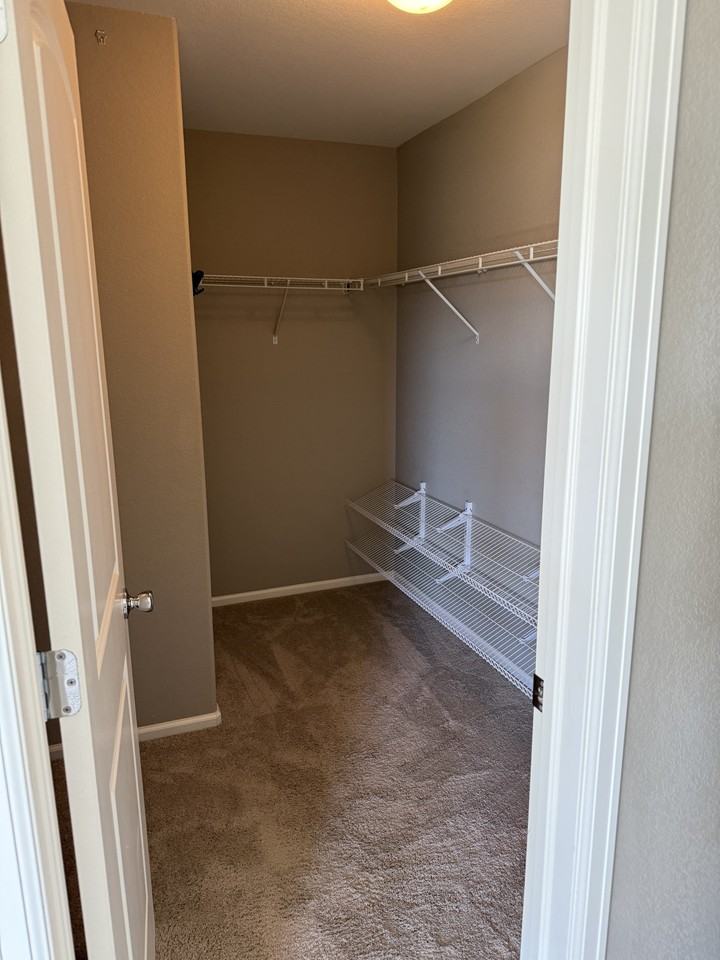 3135 Hawthorne Ln #NA - Photo 4 of 27