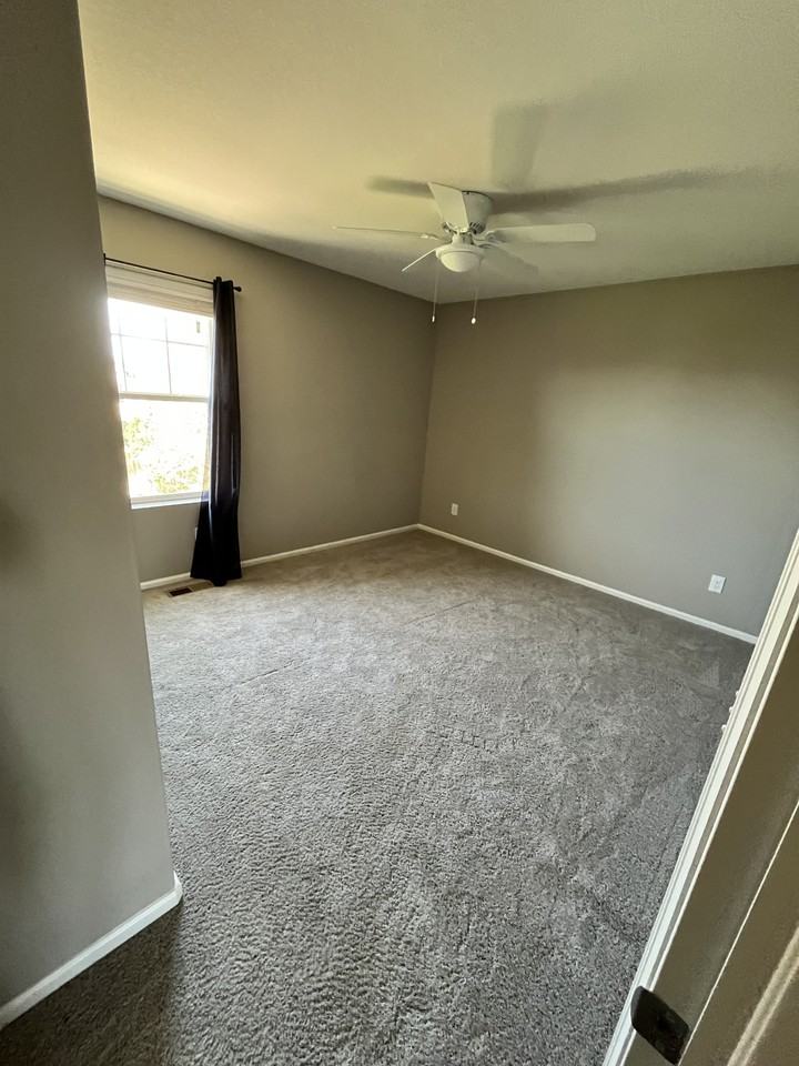 3135 Hawthorne Ln #NA - Photo 6 of 27
