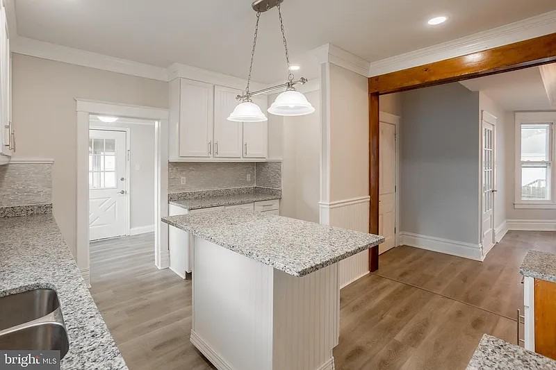 106 Delaware Avenue - Photo 5 of 39