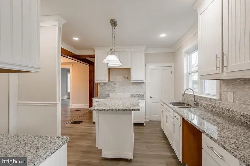 106 Delaware Avenue - Photo 4 of 39