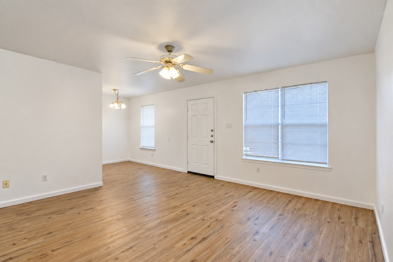 3403 Toledo Dr #C - Photo 3 of 9