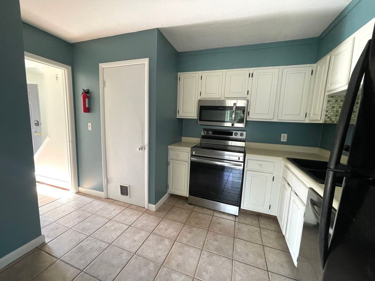 254 Ledgewood Cir #103 - Photo 4 of 15