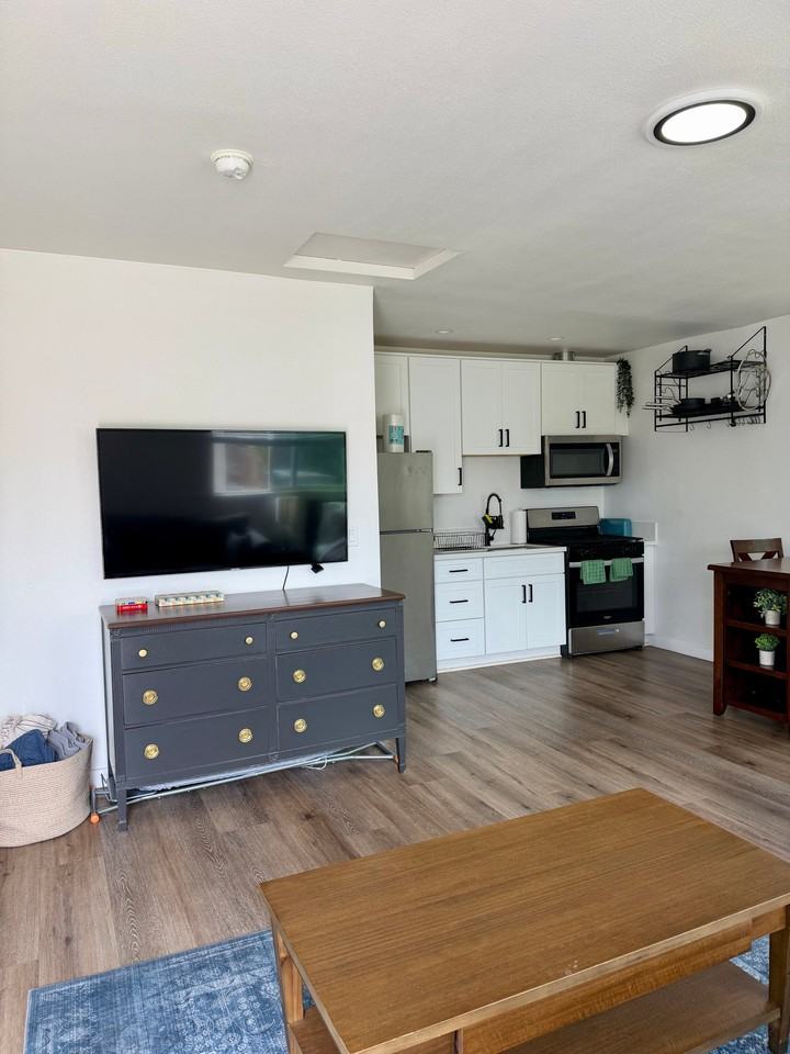 4924 Solola Ave - Photo 5 of 9