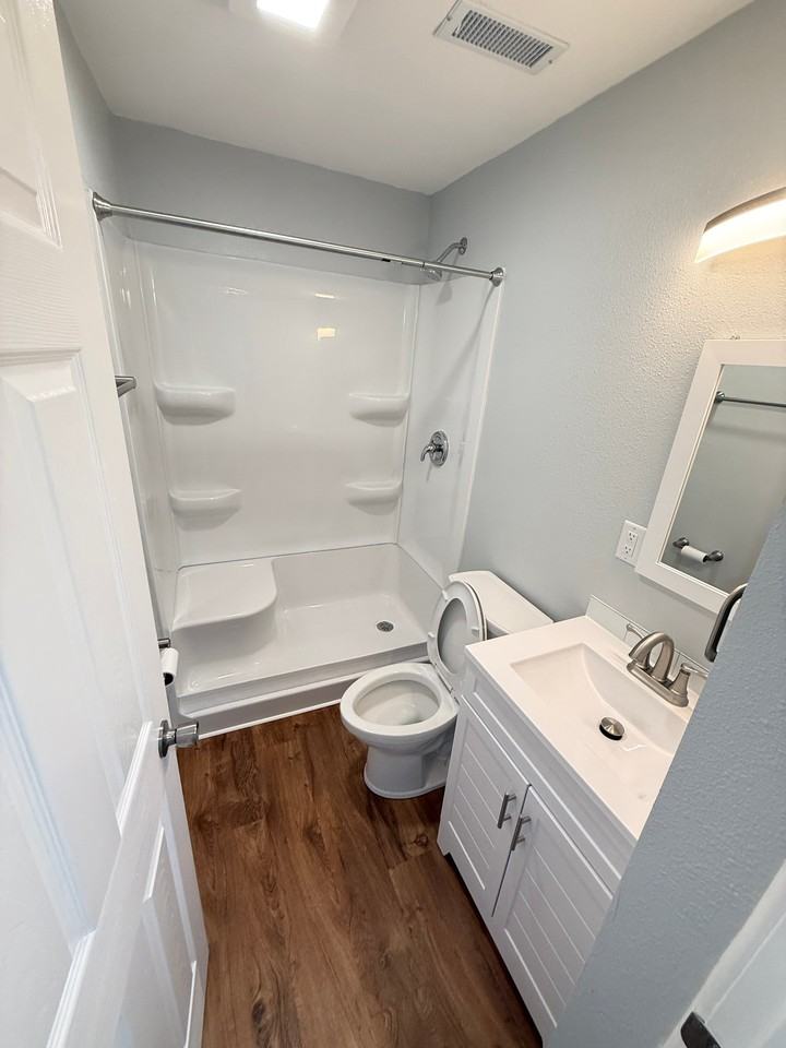 715 Locust St #2 - Photo 7 of 9