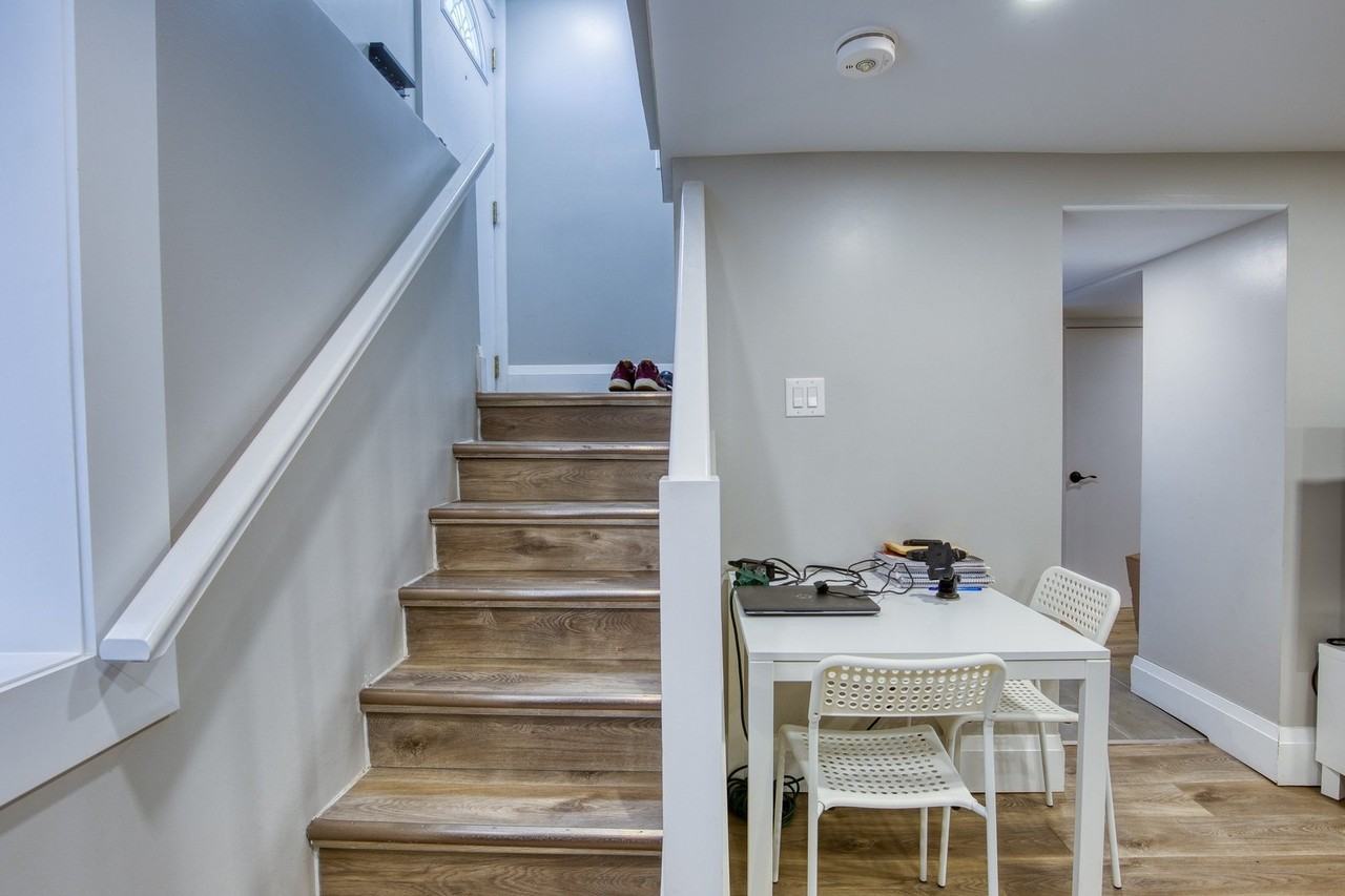 208 Kent Ave - Photo 2 of 17