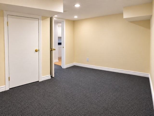 237 Poyntz Ave - Photo 4 of 9