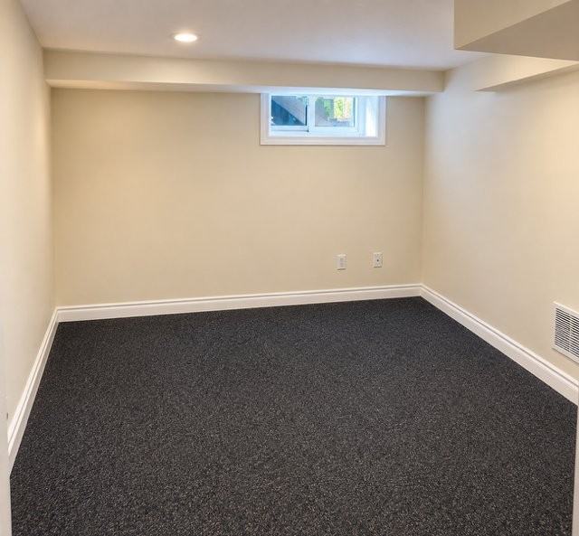 237 Poyntz Ave - Photo 6 of 9