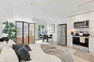 featured image of 7907 Edmonds St