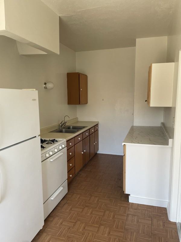 628 E Elk Ave #205 - Photo 6 of 14