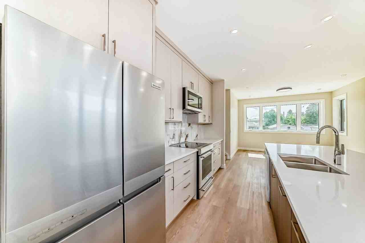 4371 69 St Nw - Photo 2 of 19