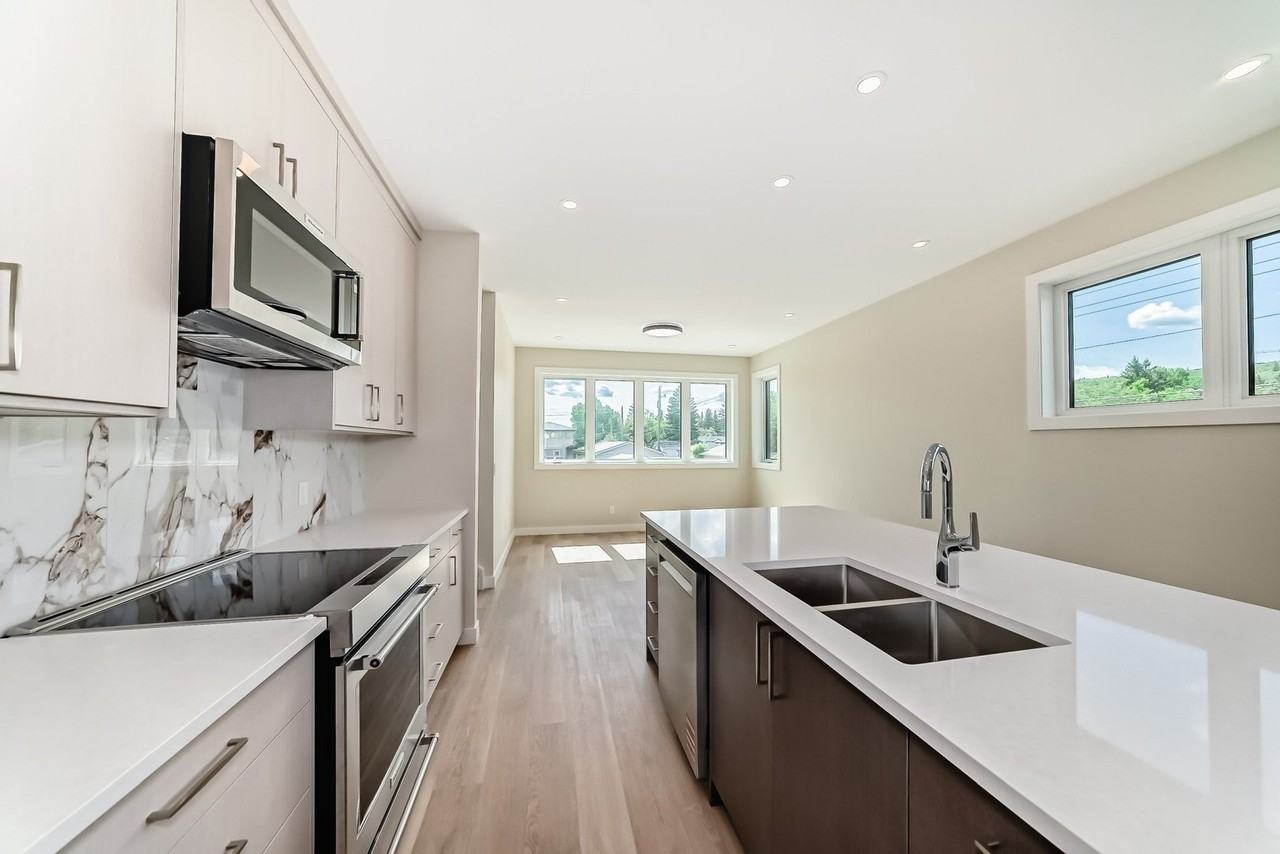 4371 69 St Nw - Photo 3 of 19