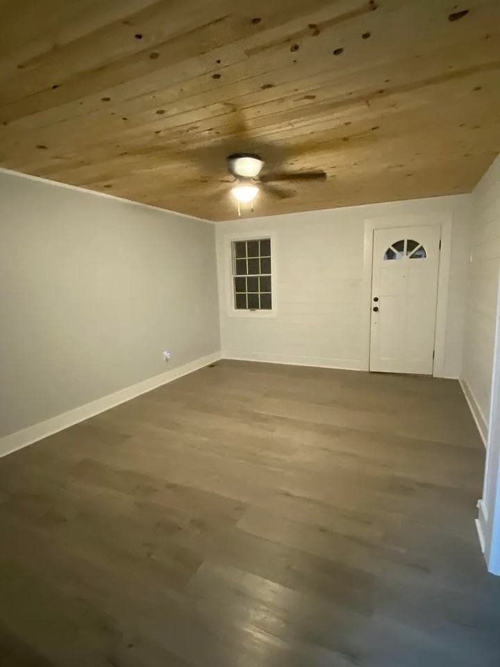 814 W King St - Photo 5 of 19