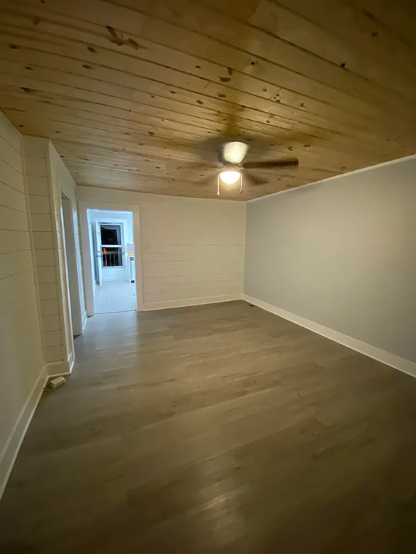 814 W King St - Photo 6 of 19