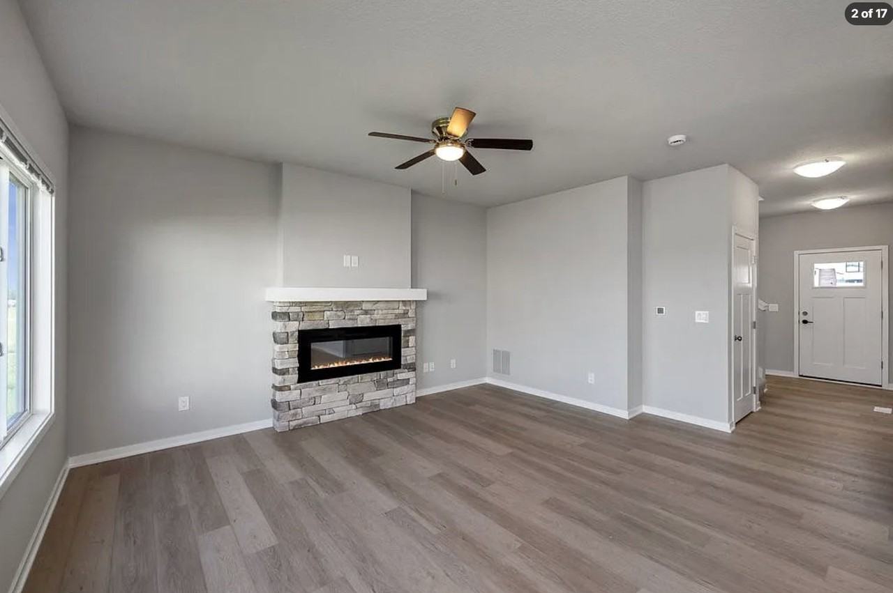 16509 Oakwood Dr - Photo 2 of 11