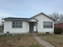 422 E Broadway St - Photo 1 of 1