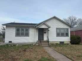 422 E Broadway St - Photo 1 of 1