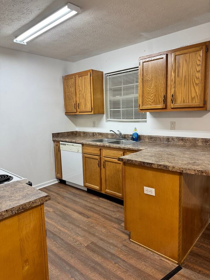 910 Weeping Willow Dr #1 - Photo 2 of 19