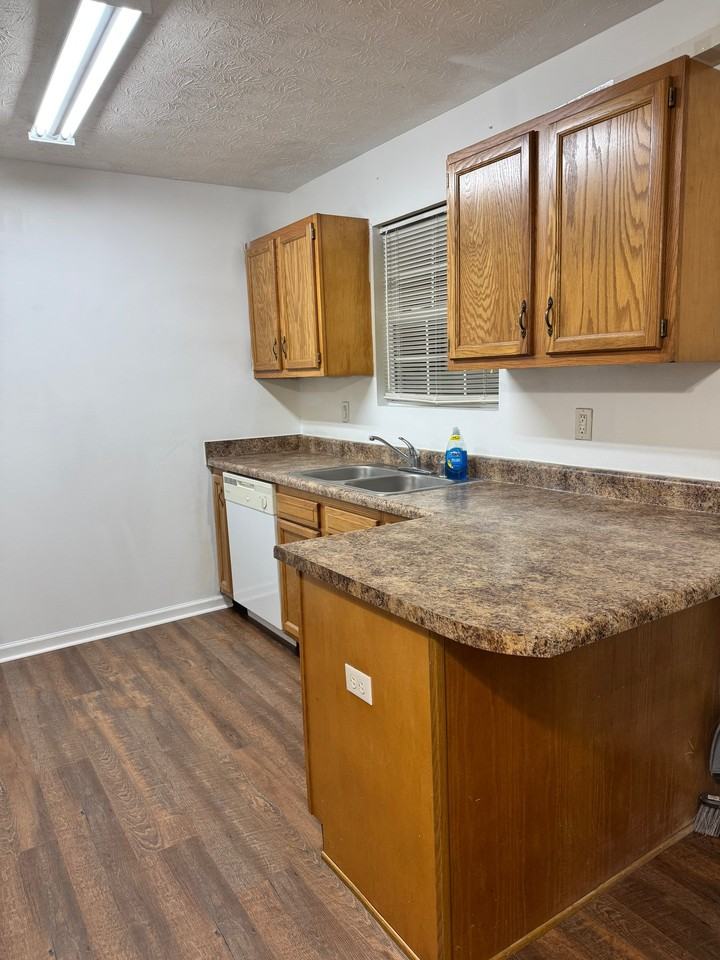 910 Weeping Willow Dr #1 - Photo 5 of 19
