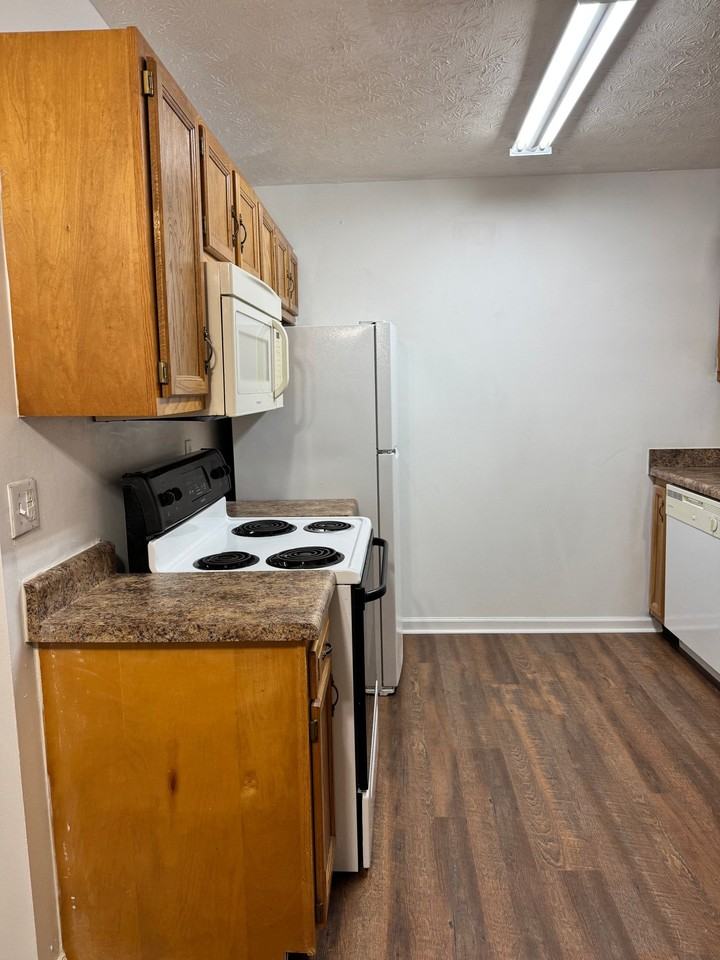 910 Weeping Willow Dr #1 - Photo 7 of 19