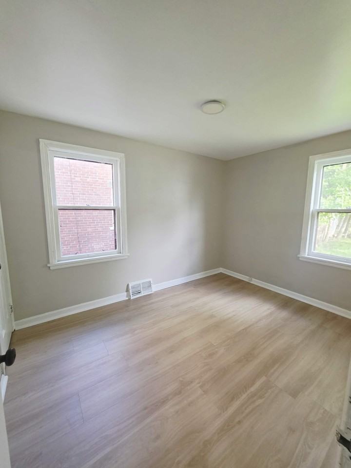 5713 South Blvd - Photo 5 of 21