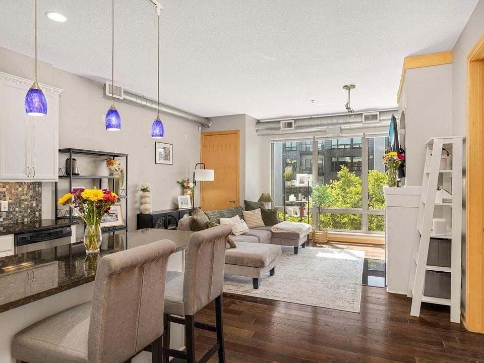 240 Spring St #44 - Photo 4 of 17