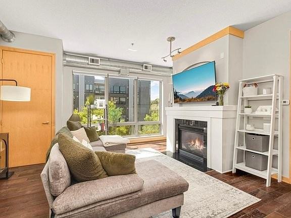240 Spring St #44 - Photo 6 of 17