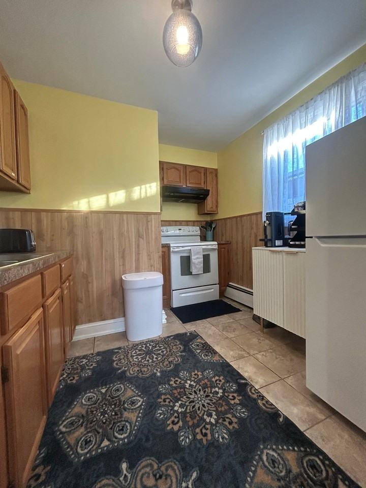 824 E 3rd St #824B - Photo 7 of 12