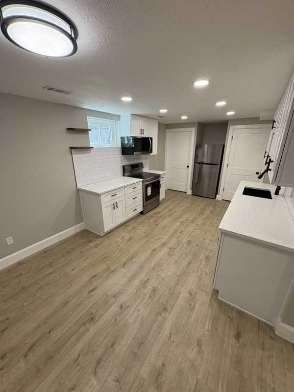 5690 S Hillside Dr - Photo 2 of 26
