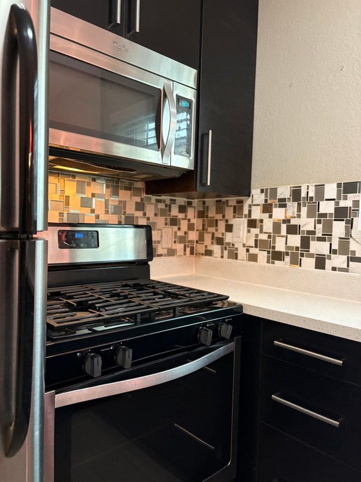 111 E Quincy St #8 - Photo 3 of 9