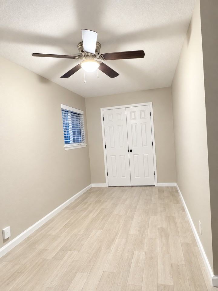 111 E Quincy St #8 - Photo 5 of 9