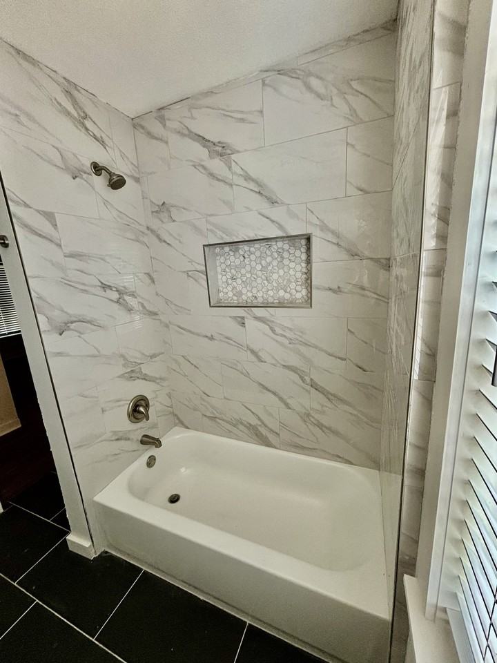 1217 17th Ave N - Photo 3 of 12