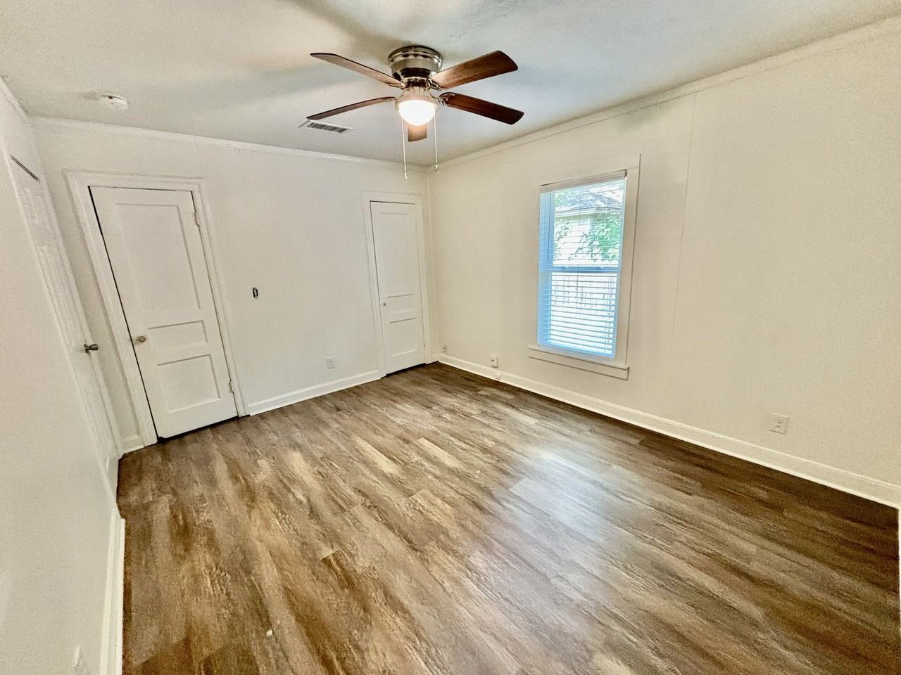 1217 17th Ave N - Photo 4 of 12