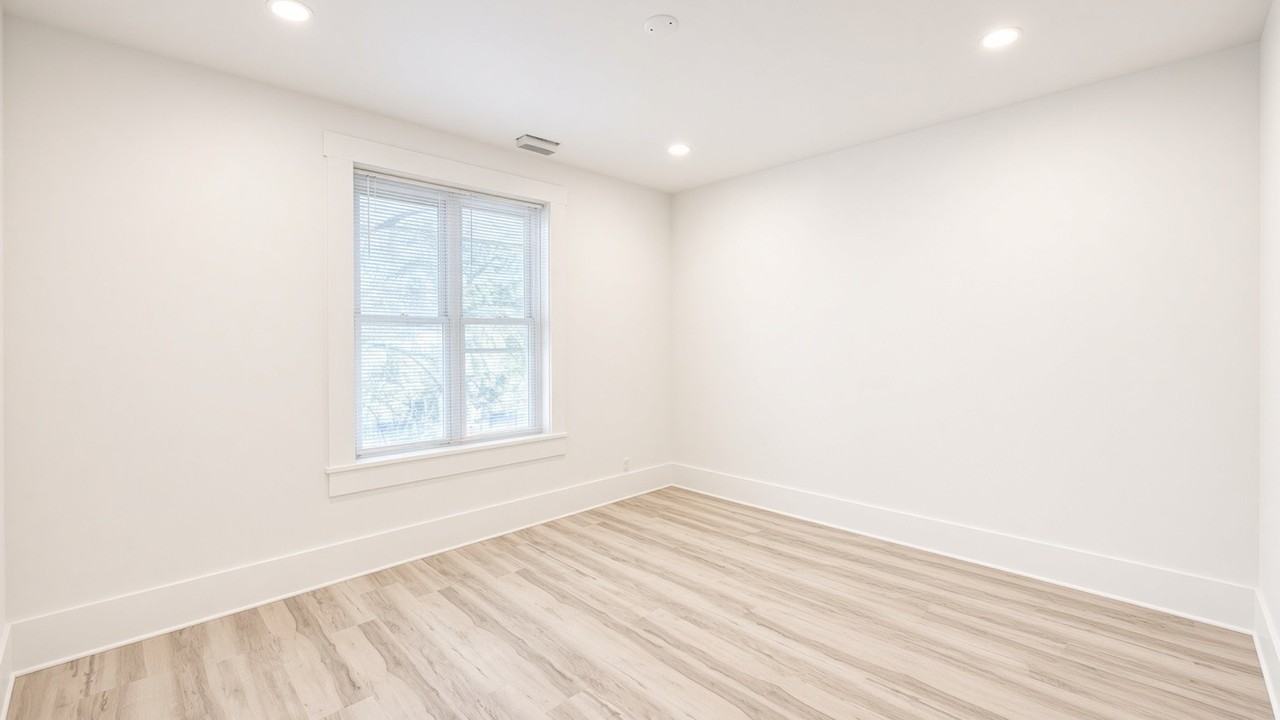 4347 W Irving Park Rd #2E - Photo 4 of 11