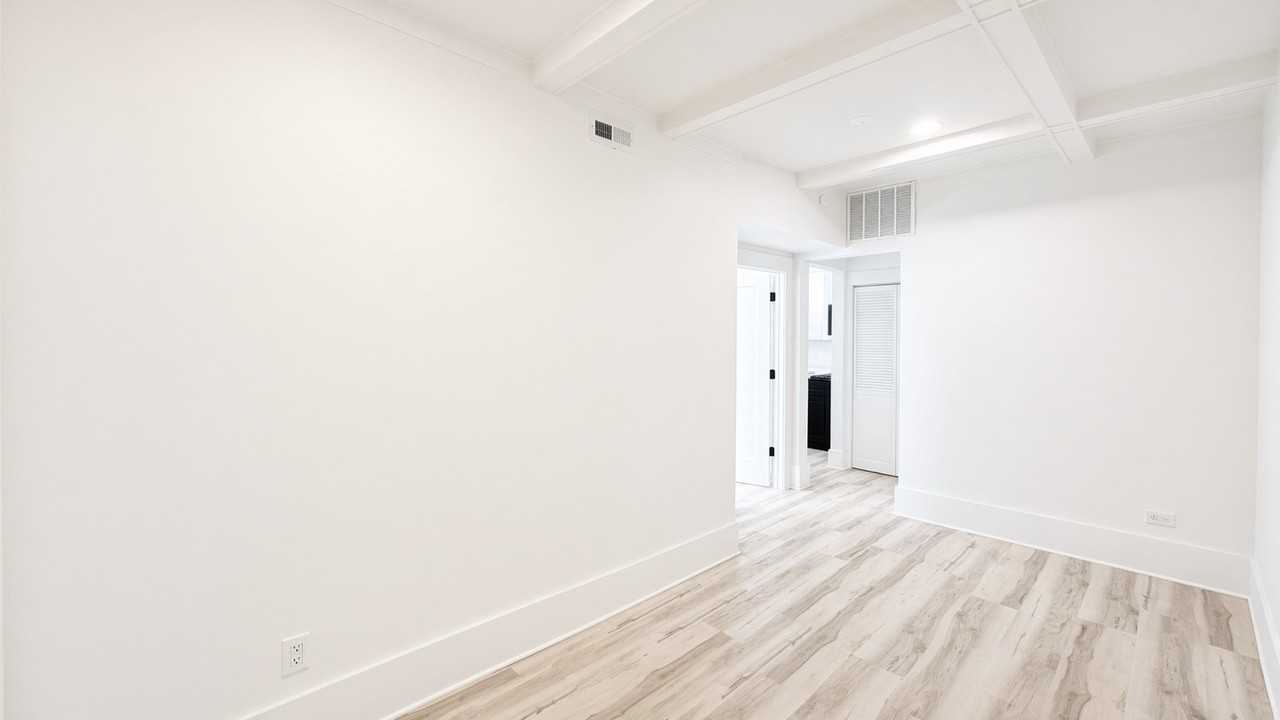 4347 W Irving Park Rd #2E - Photo 7 of 11