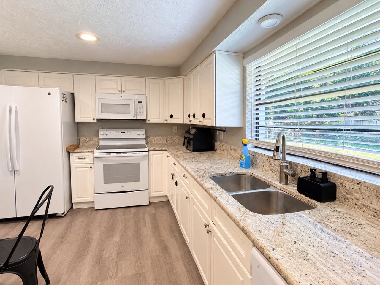 Oak Ter - Photo 6 of 18