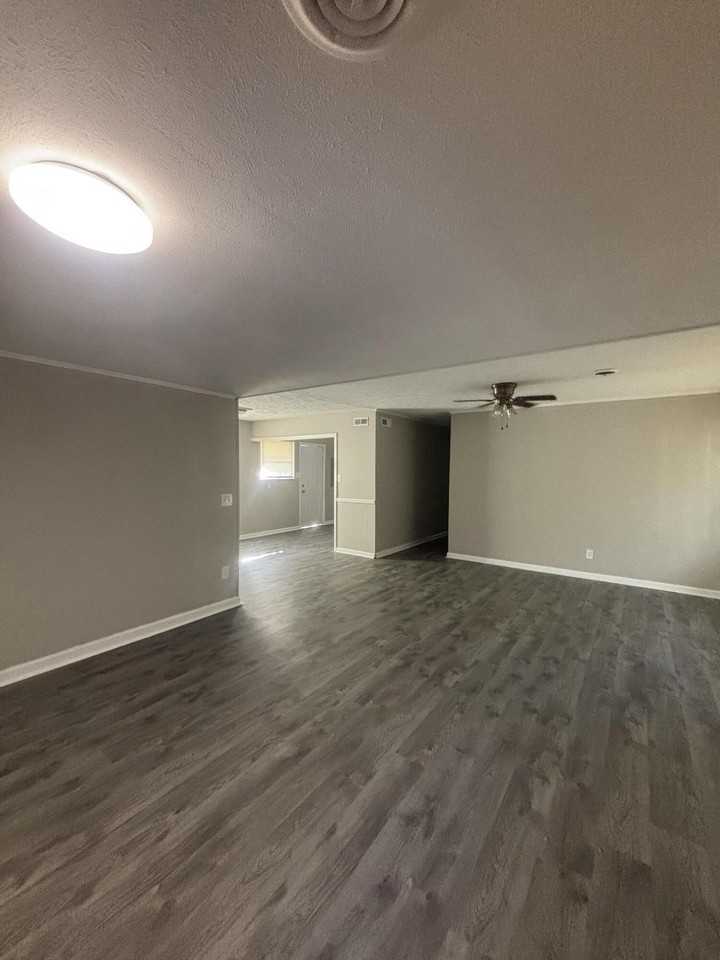 1423 Aldrich St Ne - Photo 2 of 16