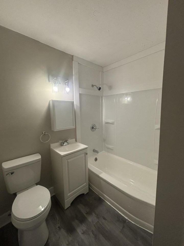 1423 Aldrich St Ne - Photo 7 of 16