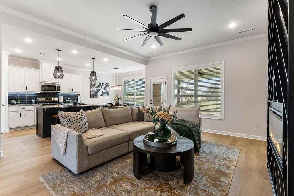 1602 Christman St - Photo 7 of 23