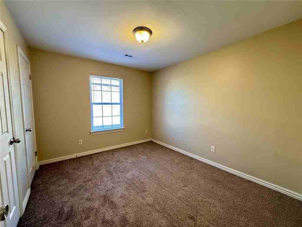 257 Graystone Cir - Photo 5 of 14