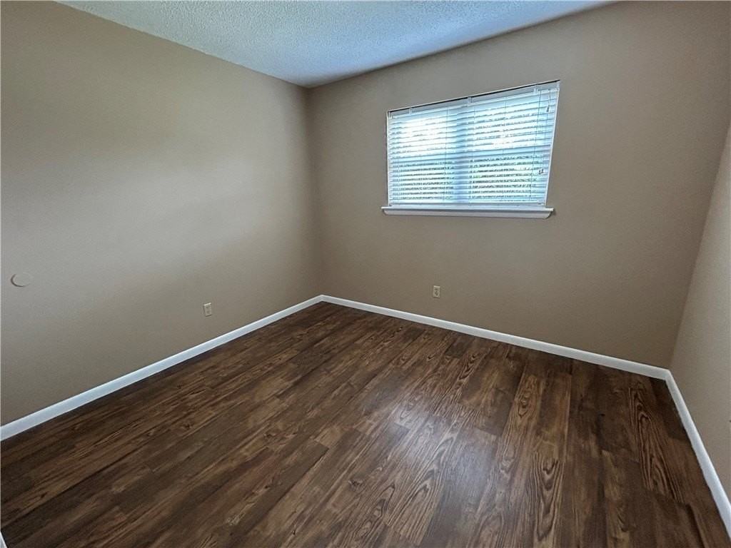 202 Ritter Circle Dr - Photo 5 of 10