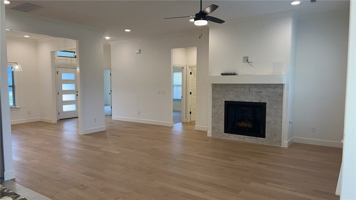 1208 Peel Ln - Photo 4 of 20