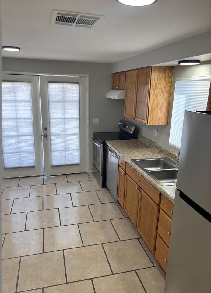 168 S 54th St #B - Photo 5 of 13