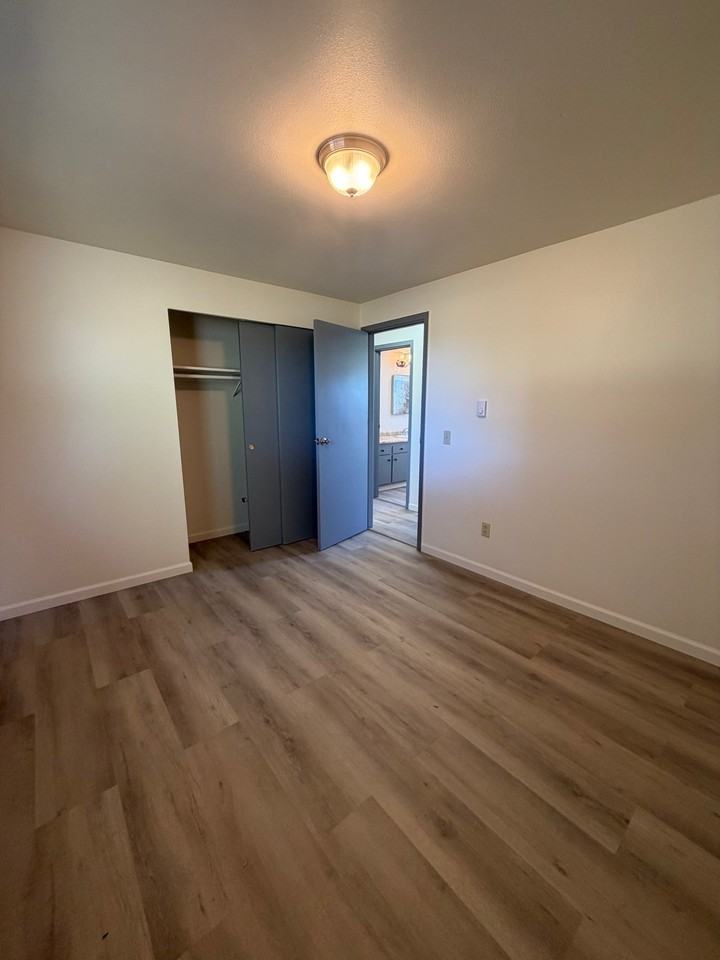 20 Jeffrey Dr - Photo 4 of 7